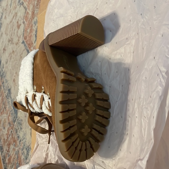 BCBGeneration Women's Hiker Ankle Boot, size 8 - Picture 11 of 14